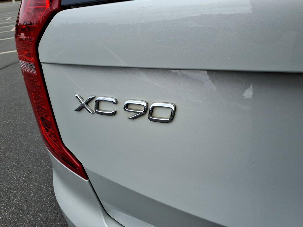 used 2022 Volvo XC90 car, priced at $35,111
