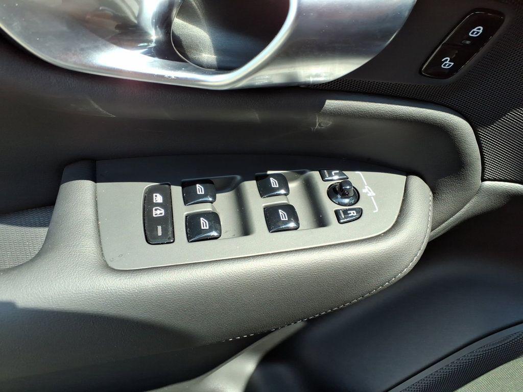 new 2025 Volvo XC90 car, priced at $53,665