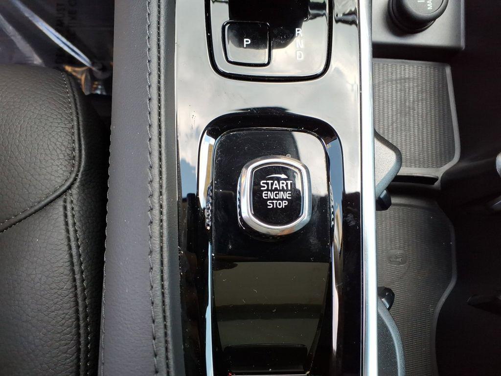 new 2025 Volvo XC90 car, priced at $53,665
