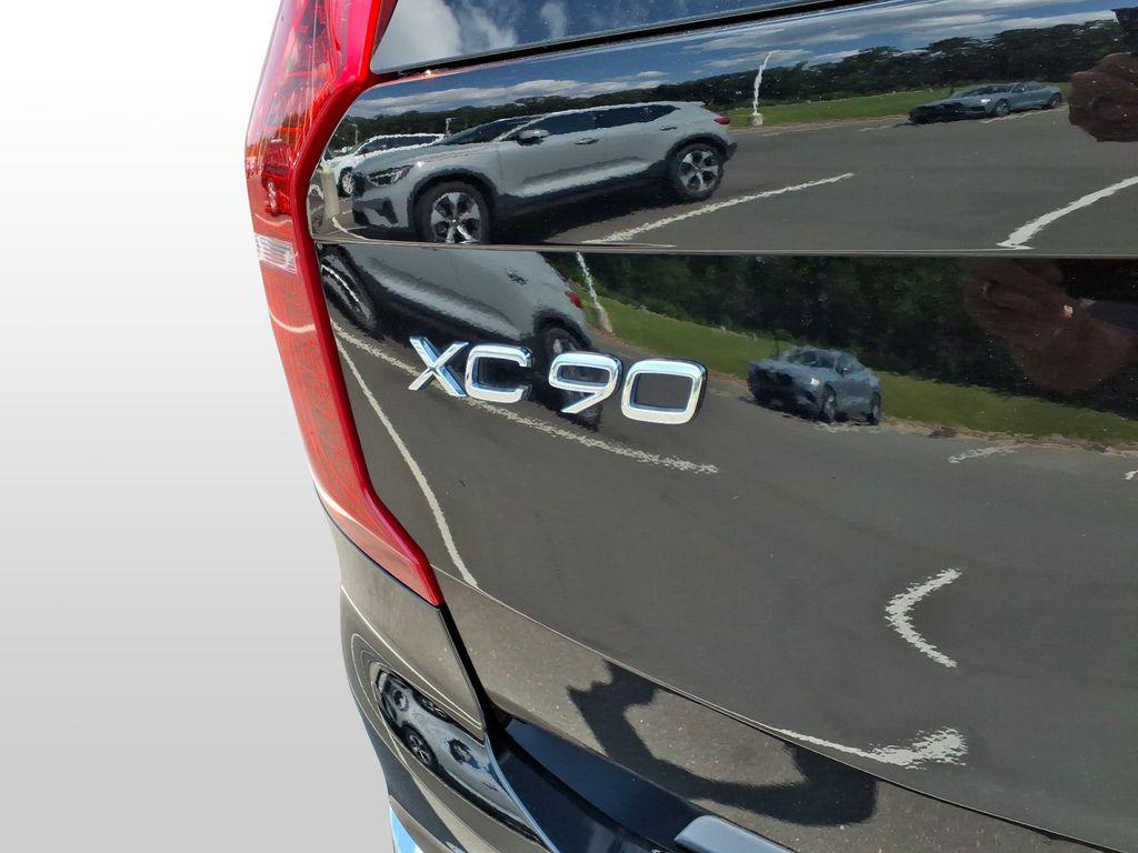 new 2025 Volvo XC90 car, priced at $53,665