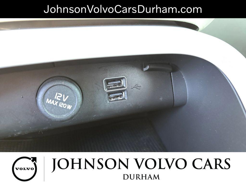 used 2021 Volvo XC40 car, priced at $20,541