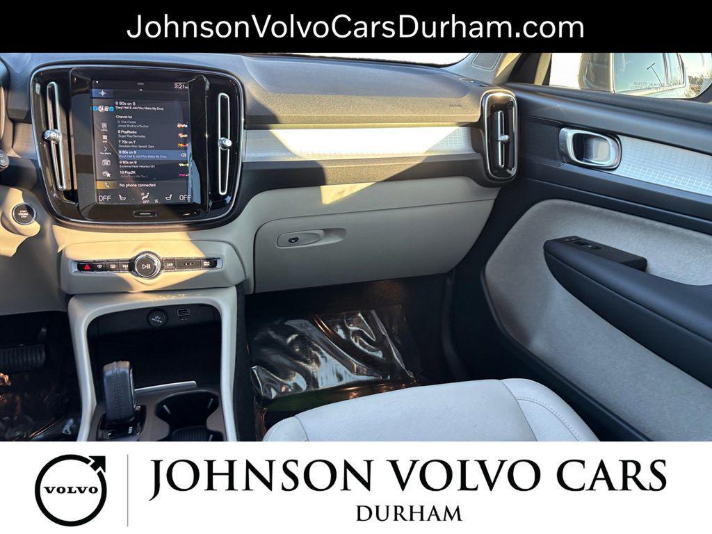 used 2021 Volvo XC40 car, priced at $20,541