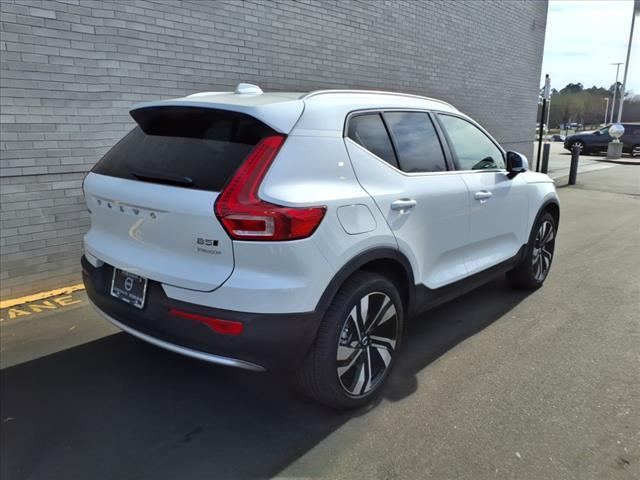 new 2025 Volvo XC40 car, priced at $50,565
