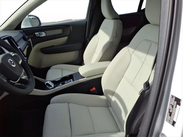 new 2025 Volvo XC40 car, priced at $51,565