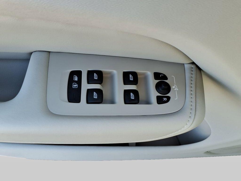 new 2026 Volvo XC60 car, priced at $60,575