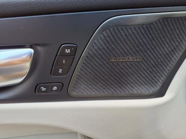 used 2022 Volvo XC60 car, priced at $41,871