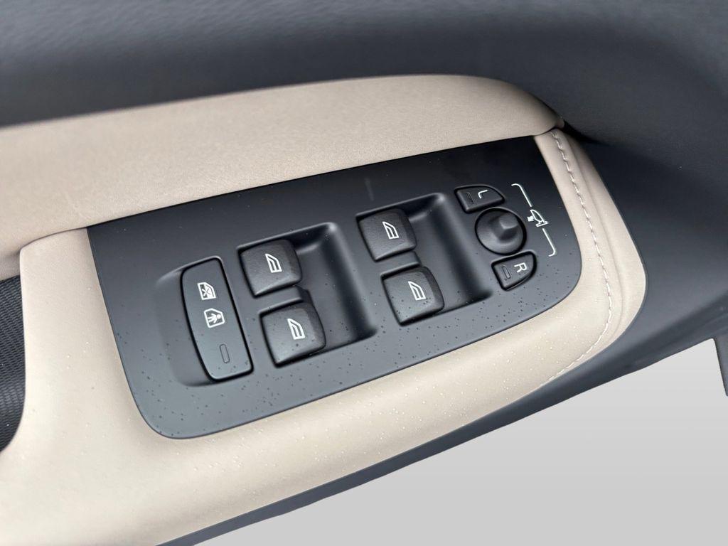 new 2026 Volvo XC60 car, priced at $54,985