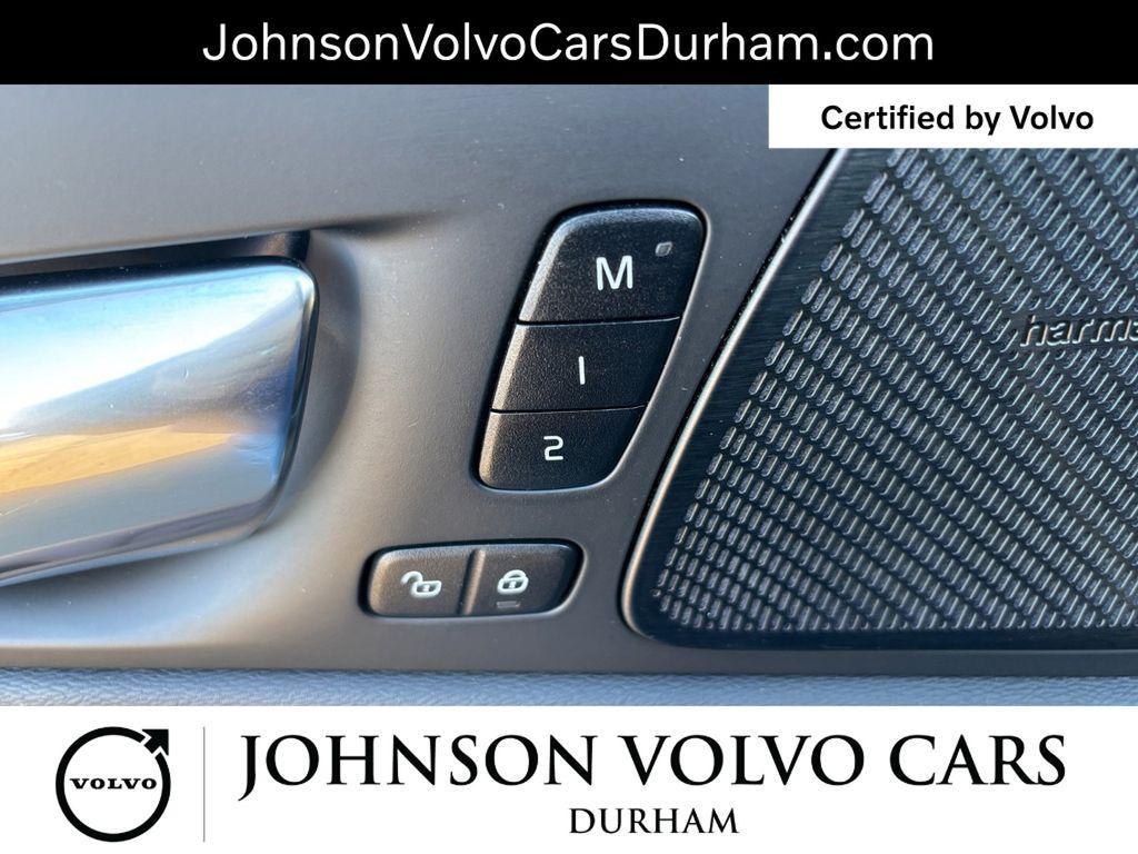 used 2022 Volvo XC60 car, priced at $30,301