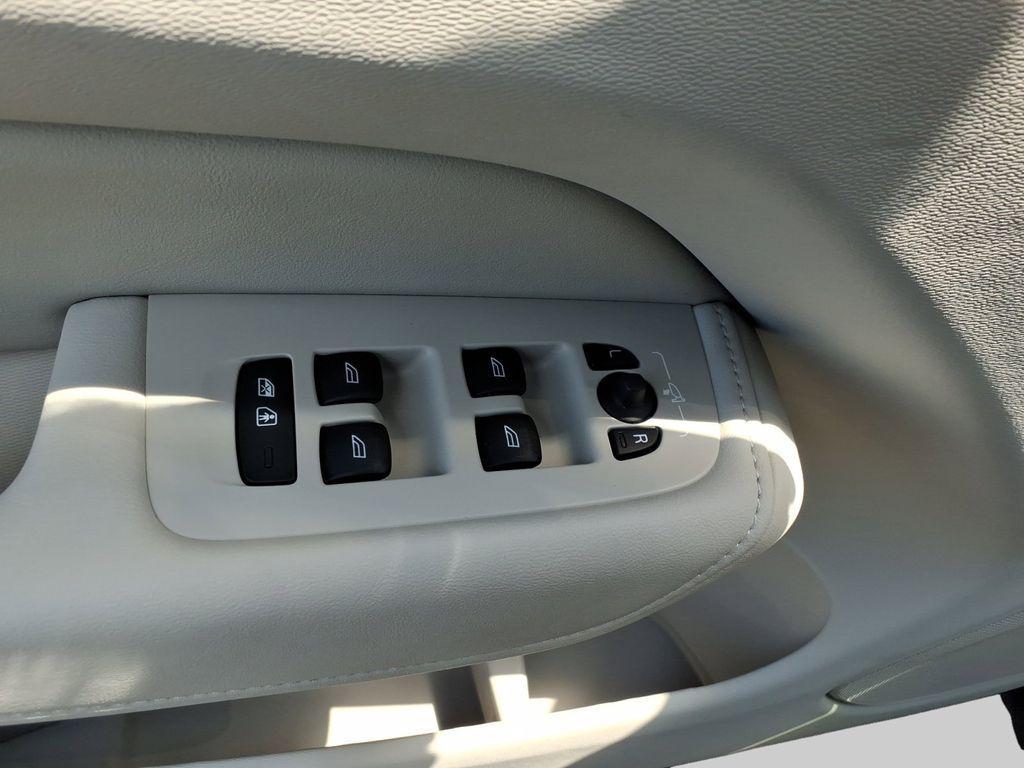 used 2023 Volvo XC60 Recharge Plug-In Hybrid car, priced at $42,941