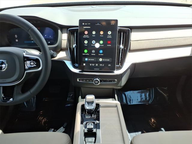 new 2025 Volvo XC90 car, priced at $66,055