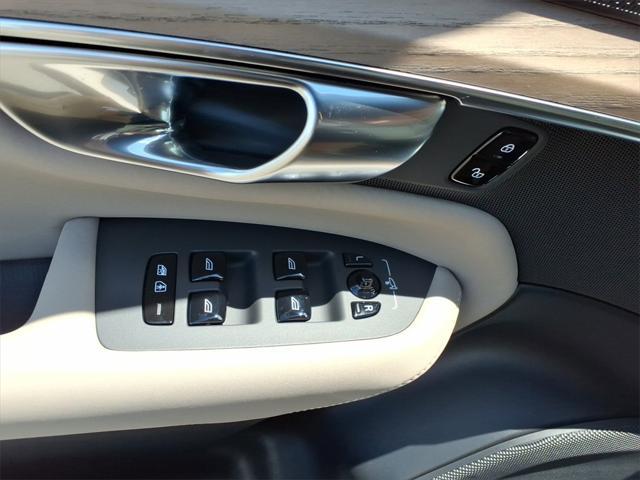 new 2025 Volvo XC90 car, priced at $66,055