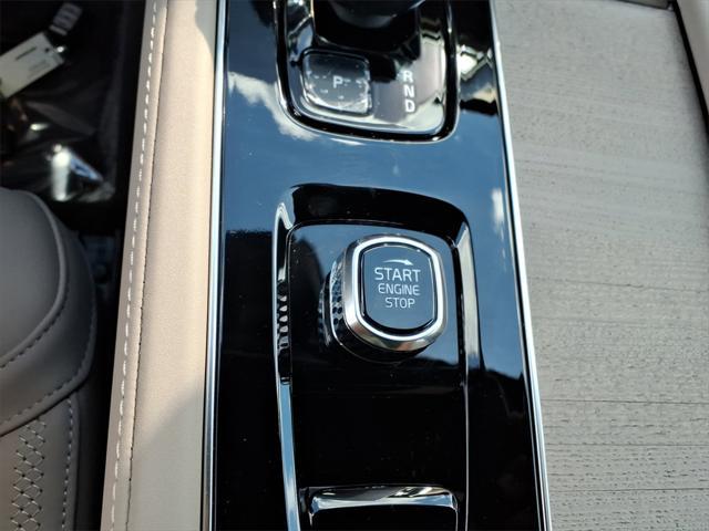 new 2025 Volvo XC90 car, priced at $66,055