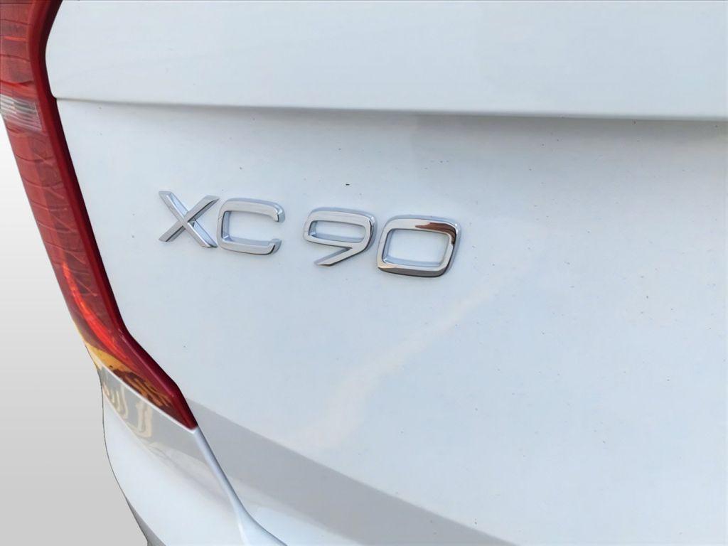 new 2025 Volvo XC90 car, priced at $58,065