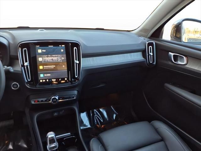 new 2025 Volvo XC40 car, priced at $46,315