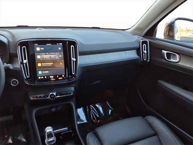 new 2025 Volvo XC40 car, priced at $48,315