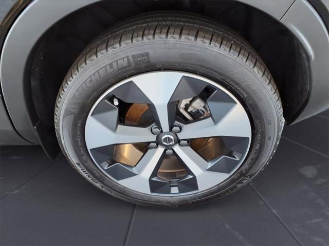 new 2025 Volvo XC40 car, priced at $48,315