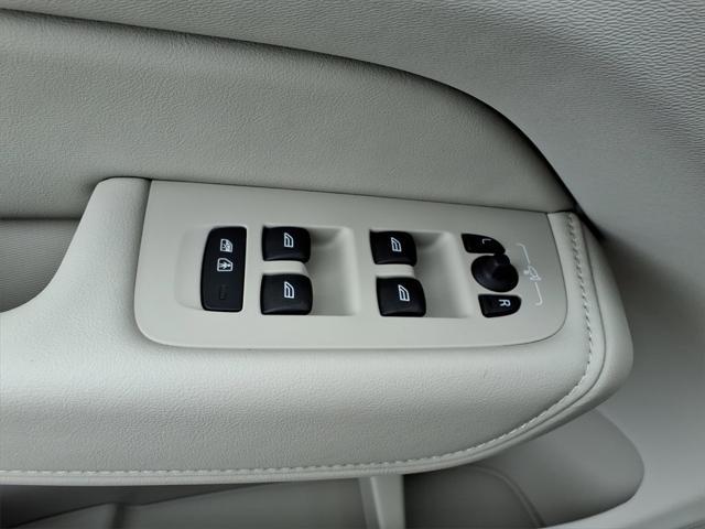 new 2025 Volvo XC60 Plug-In Hybrid car, priced at $66,650