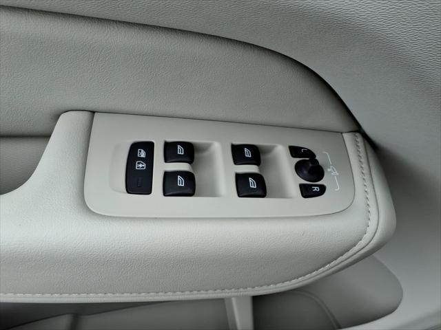 new 2025 Volvo XC60 Plug-In Hybrid car, priced at $65,650