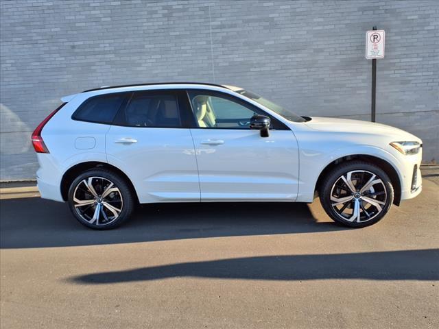 new 2025 Volvo XC60 car, priced at $59,760