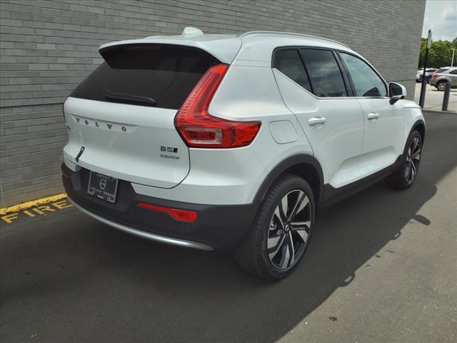 new 2024 Volvo XC40 car, priced at $41,984