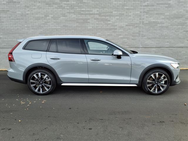 new 2025 Volvo V60 Cross Country car, priced at $58,525