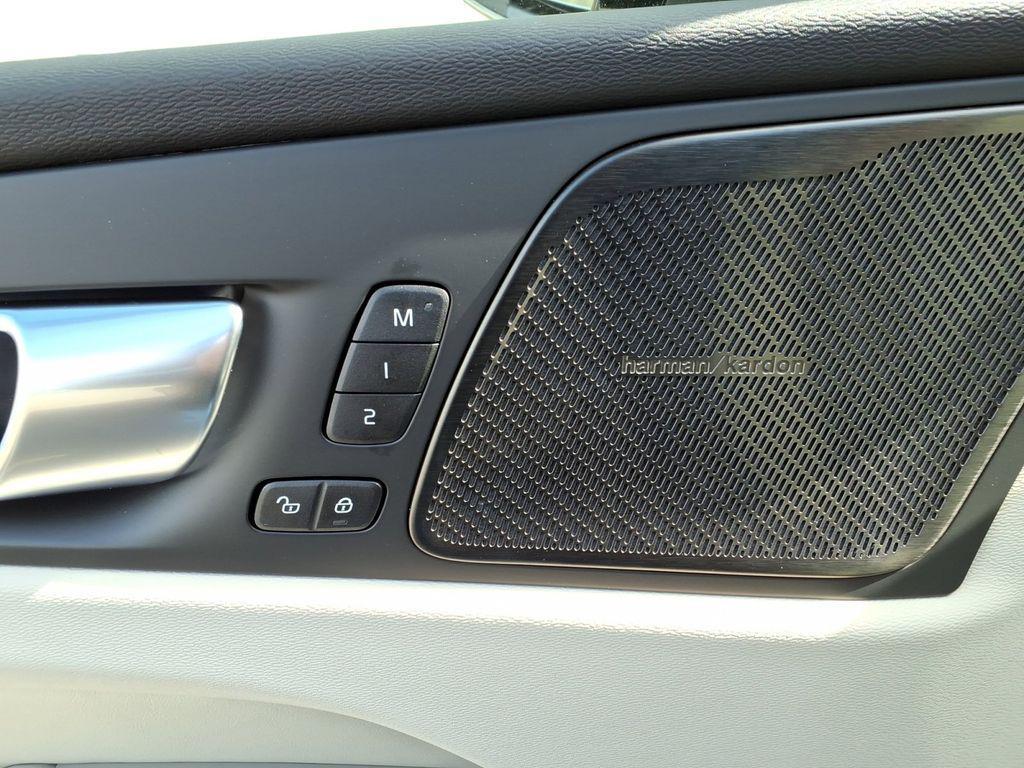 new 2026 Volvo XC60 car, priced at $60,935