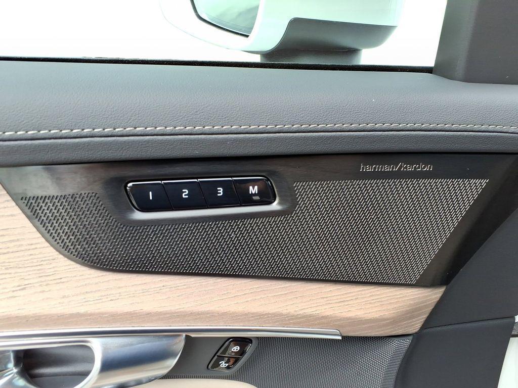 new 2026 Volvo XC90 car, priced at $68,825