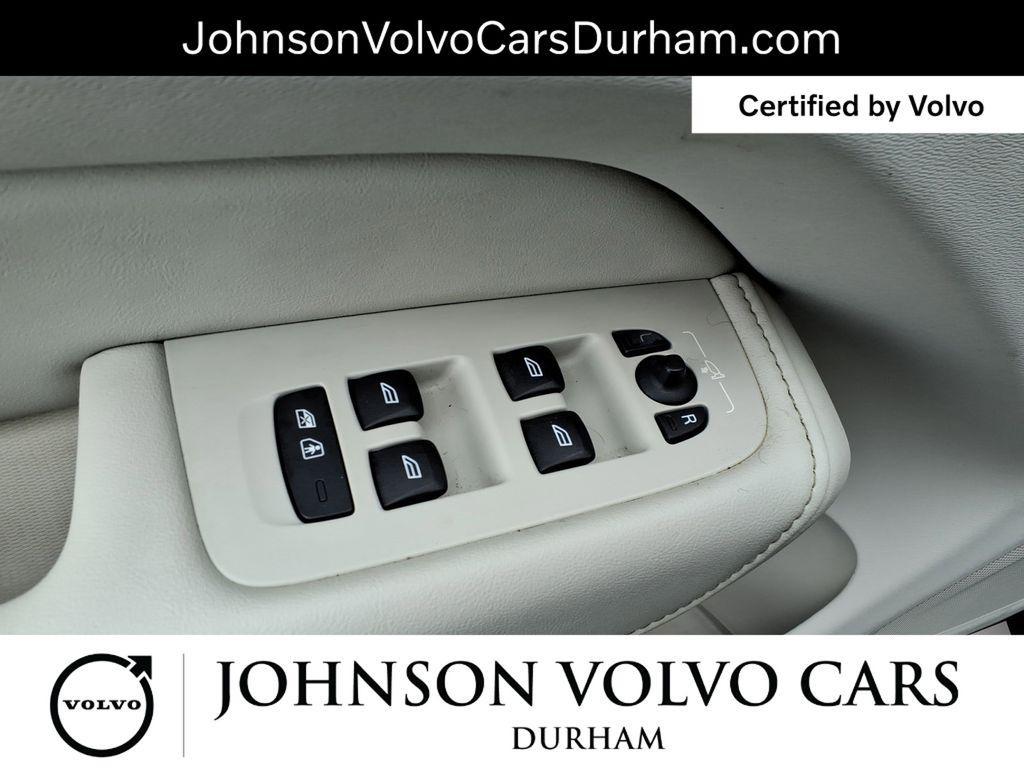 used 2023 Volvo XC60 car, priced at $33,811