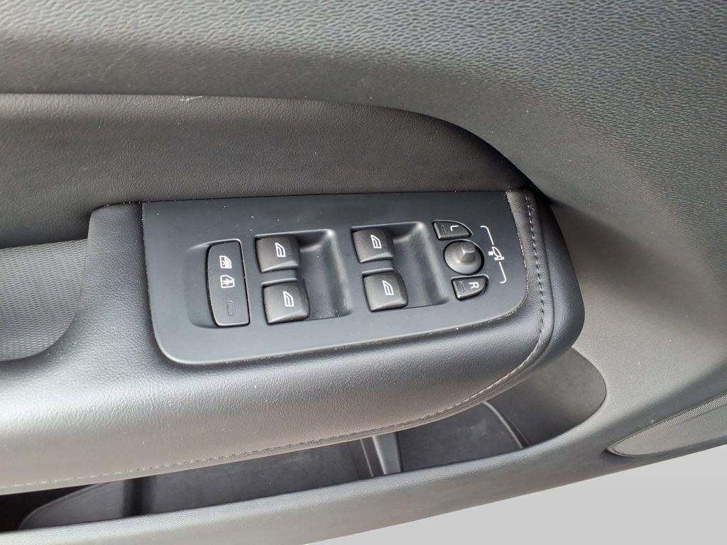 used 2024 Volvo XC60 car, priced at $35,952