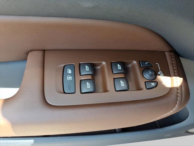 new 2025 Volvo XC60 Plug-In Hybrid car, priced at $65,260