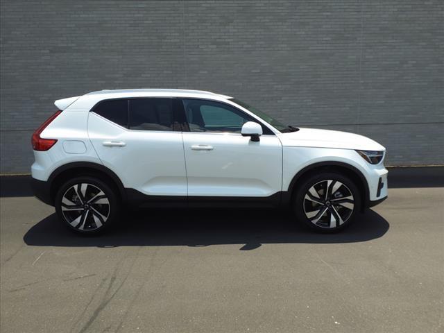 new 2025 Volvo XC40 car, priced at $50,265