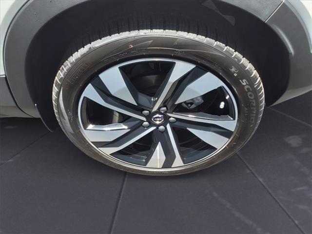 new 2025 Volvo XC40 car, priced at $51,765