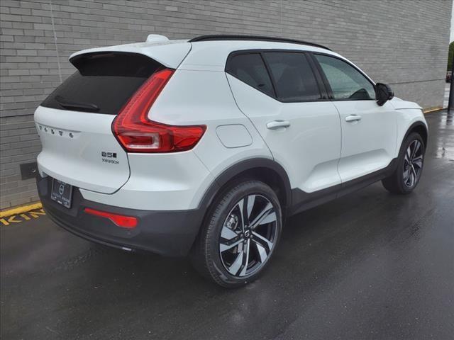 new 2024 Volvo XC40 car, priced at $51,475