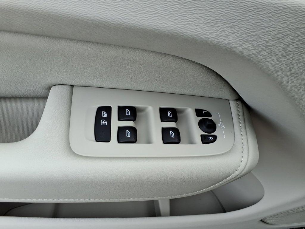 new 2026 Volvo XC60 car, priced at $60,935
