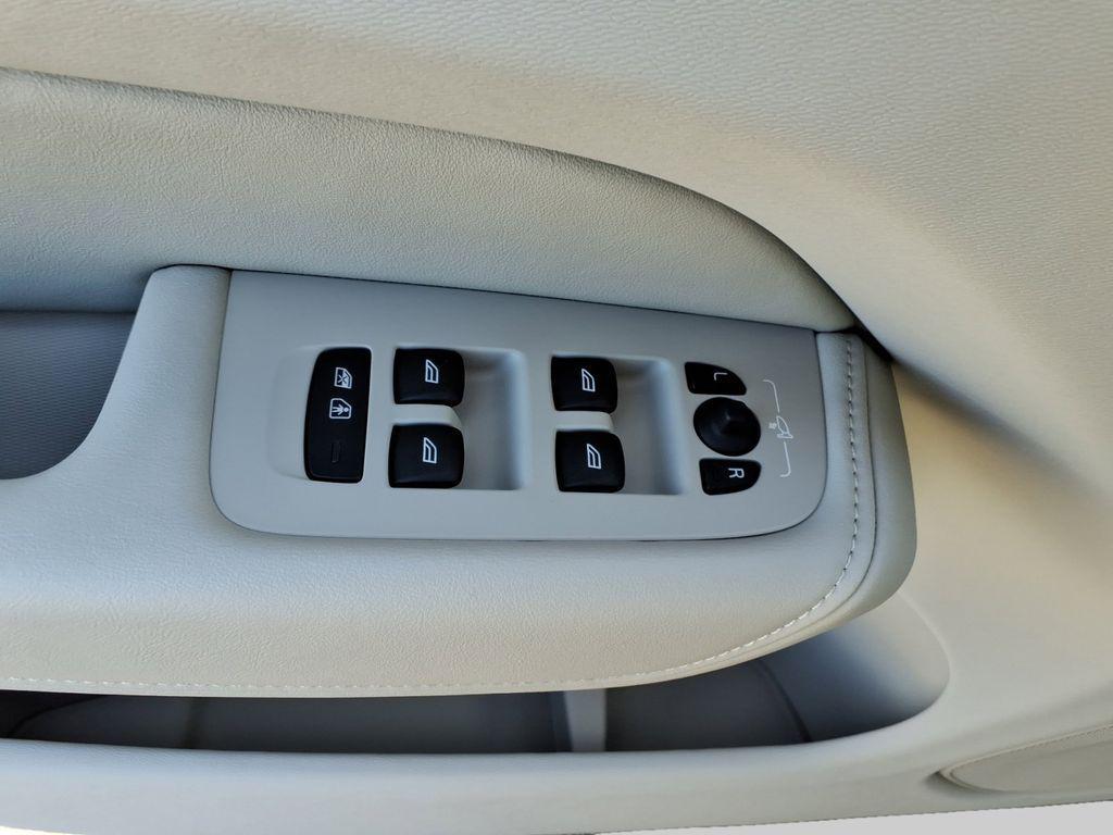 new 2026 Volvo XC60 car, priced at $60,935
