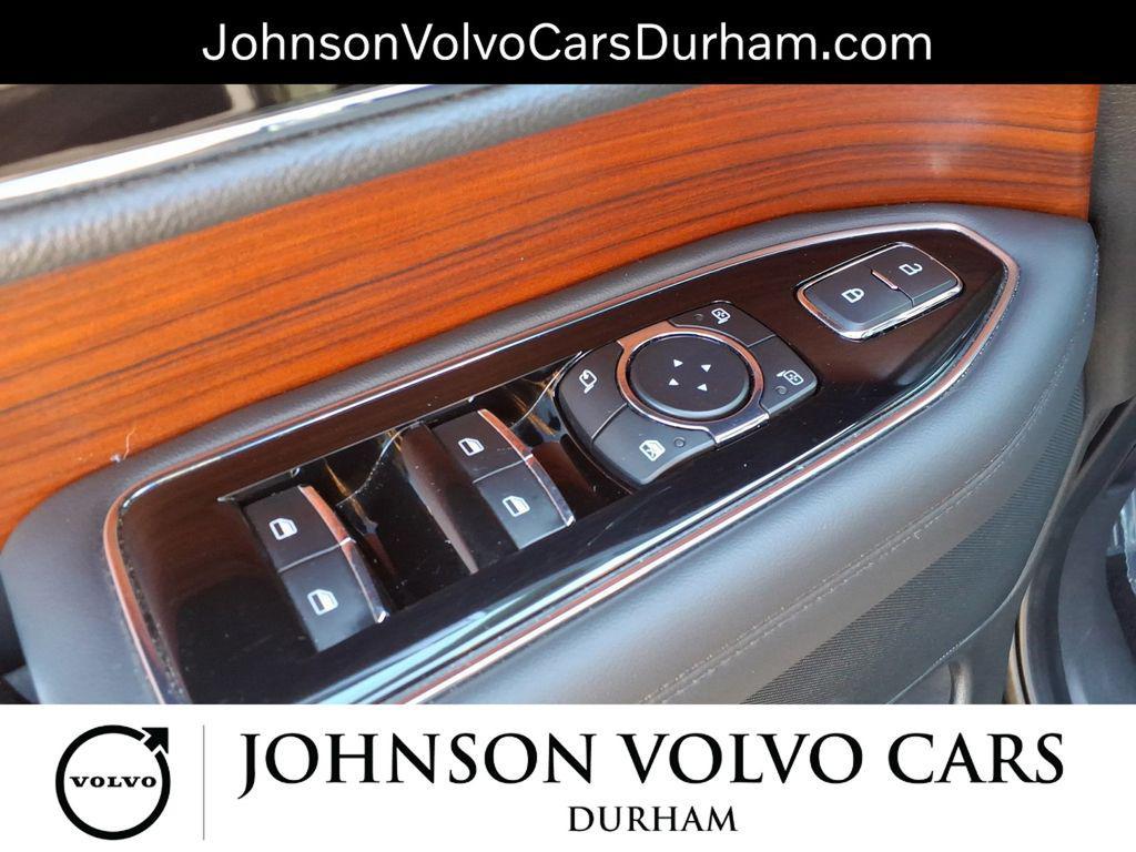 used 2024 Lincoln Navigator car, priced at $63,202