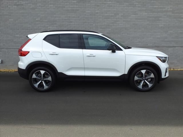 new 2024 Volvo XC40 car, priced at $46,960