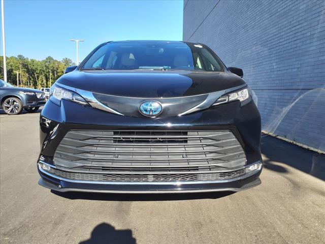 used 2022 Toyota Sienna car, priced at $33,974