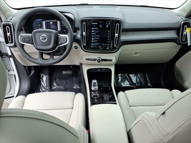 new 2025 Volvo XC40 car, priced at $46,335