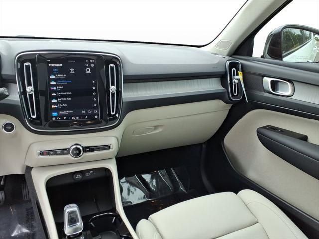 new 2025 Volvo XC40 car, priced at $46,335