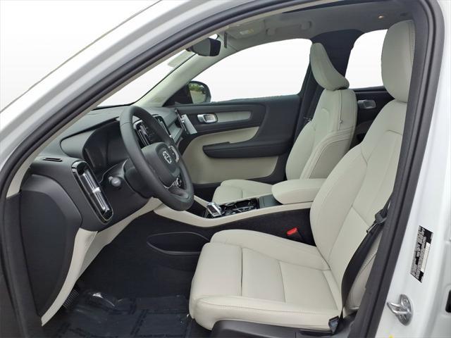 new 2025 Volvo XC40 car, priced at $46,335
