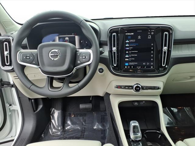 new 2025 Volvo XC40 car, priced at $46,335
