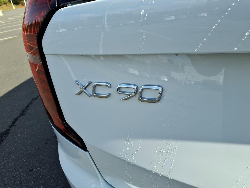 new 2026 Volvo XC90 car, priced at $68,825