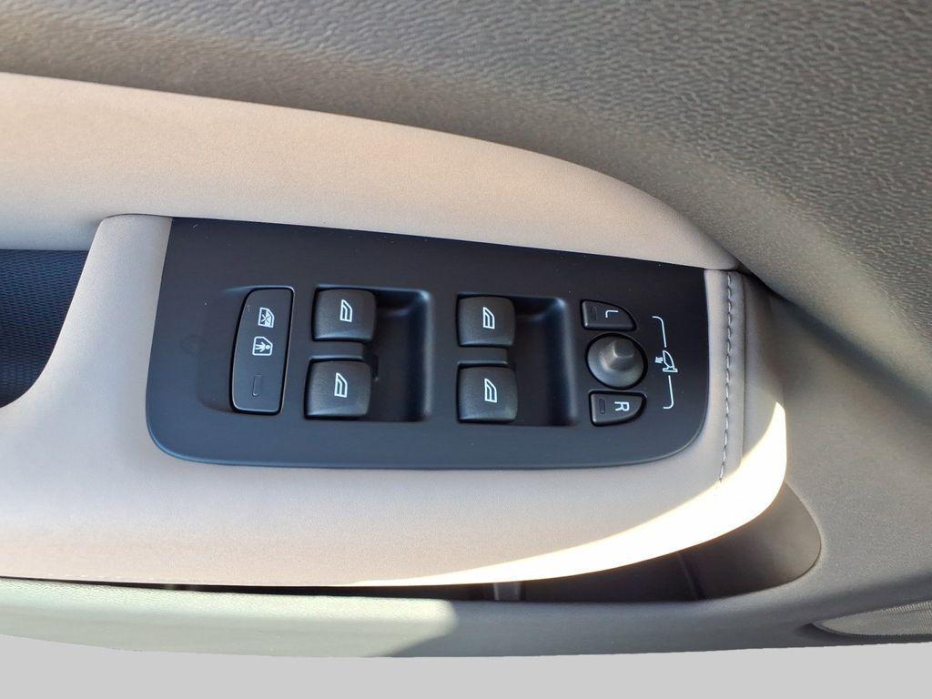 new 2026 Volvo XC60 car, priced at $55,785