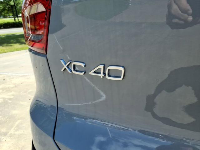 new 2025 Volvo XC40 car, priced at $44,015