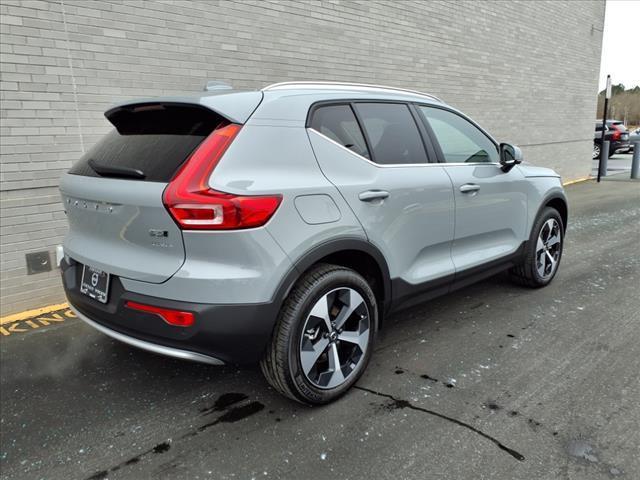 new 2025 Volvo XC40 car, priced at $45,015