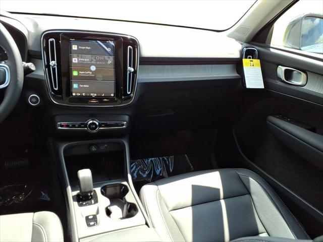 new 2025 Volvo XC40 car, priced at $44,015
