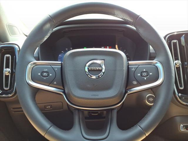 new 2025 Volvo XC40 car, priced at $44,015