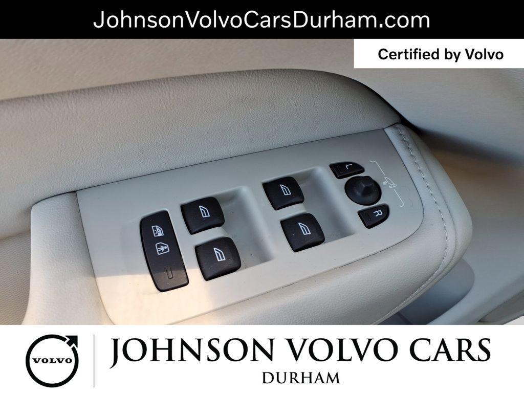 used 2023 Volvo XC60 car, priced at $35,984