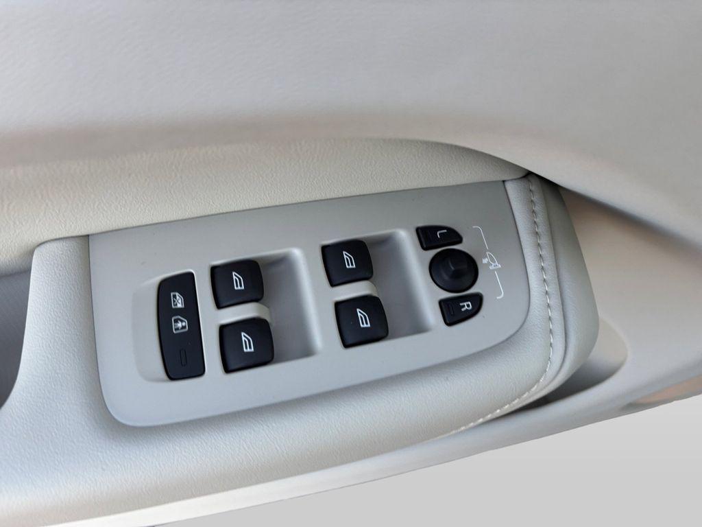 new 2026 Volvo XC60 car, priced at $60,935